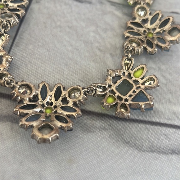 Stella & Dot  radium cluster multi color crystals necklace 18” glows w/UV light - Picture 8 of 10